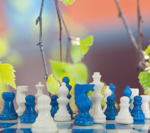 chess-green-leaves